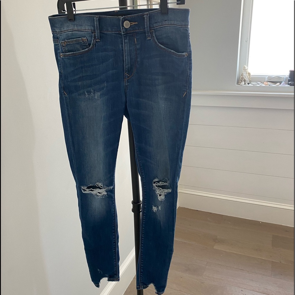 Stretchy mid-rise jeans